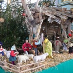 02 Der Stall ist aus Naturmaterialen und die Figuren aus Kellenried  DP1170450