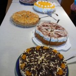 03 So viele feine selbstgebacken Kuchen hatten fast alle ihre Abnehmer P1170391