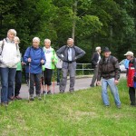 04 Alle lauschen gespannt, was Peter Beck zu erklären hat.JPG