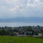 07 Der zeppelin kreist über Lindau und dem See P1180053